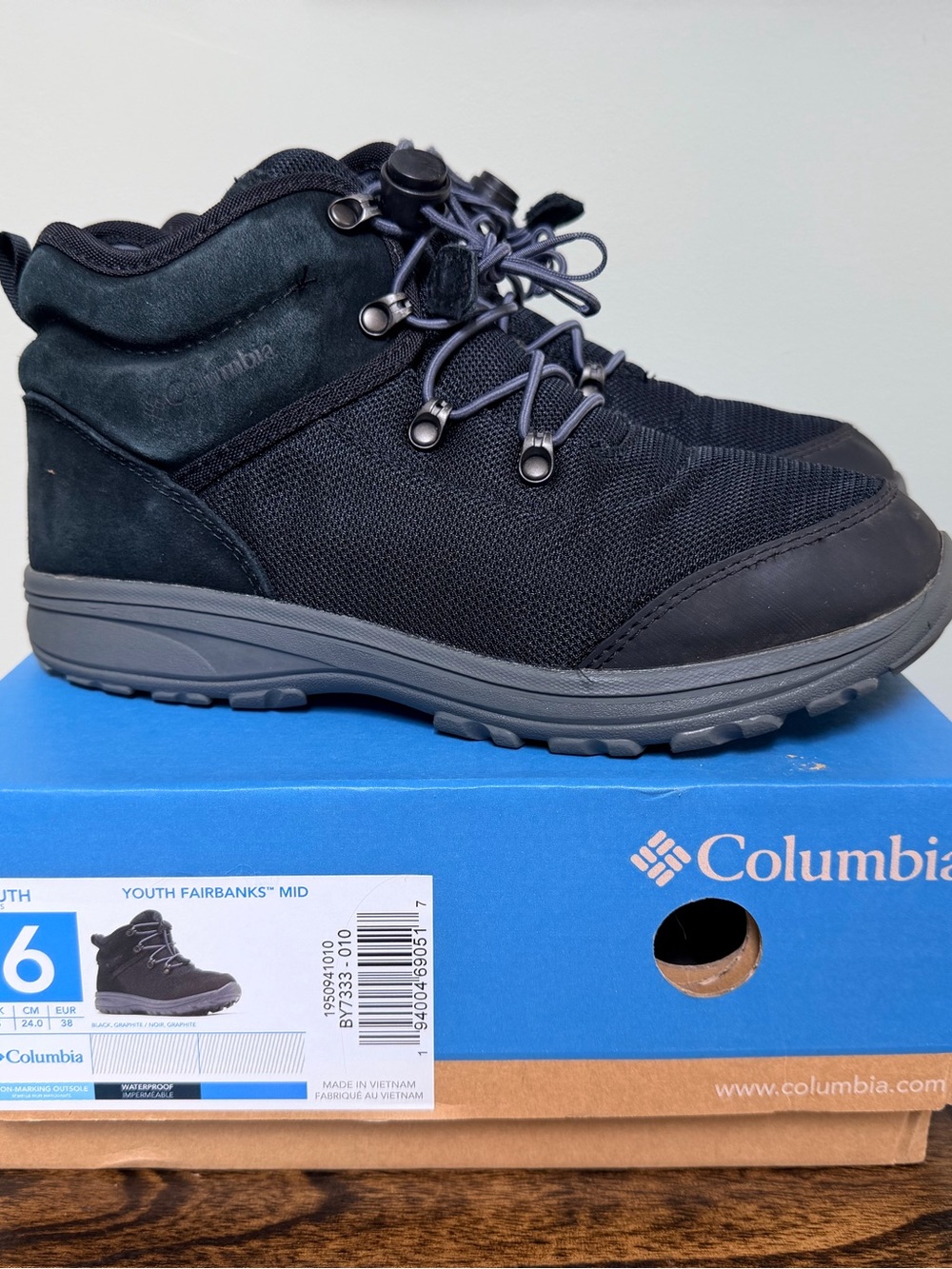 Columbia Youth Fairbanks Mid Waterproof Boot - Black size 6 big kids boys